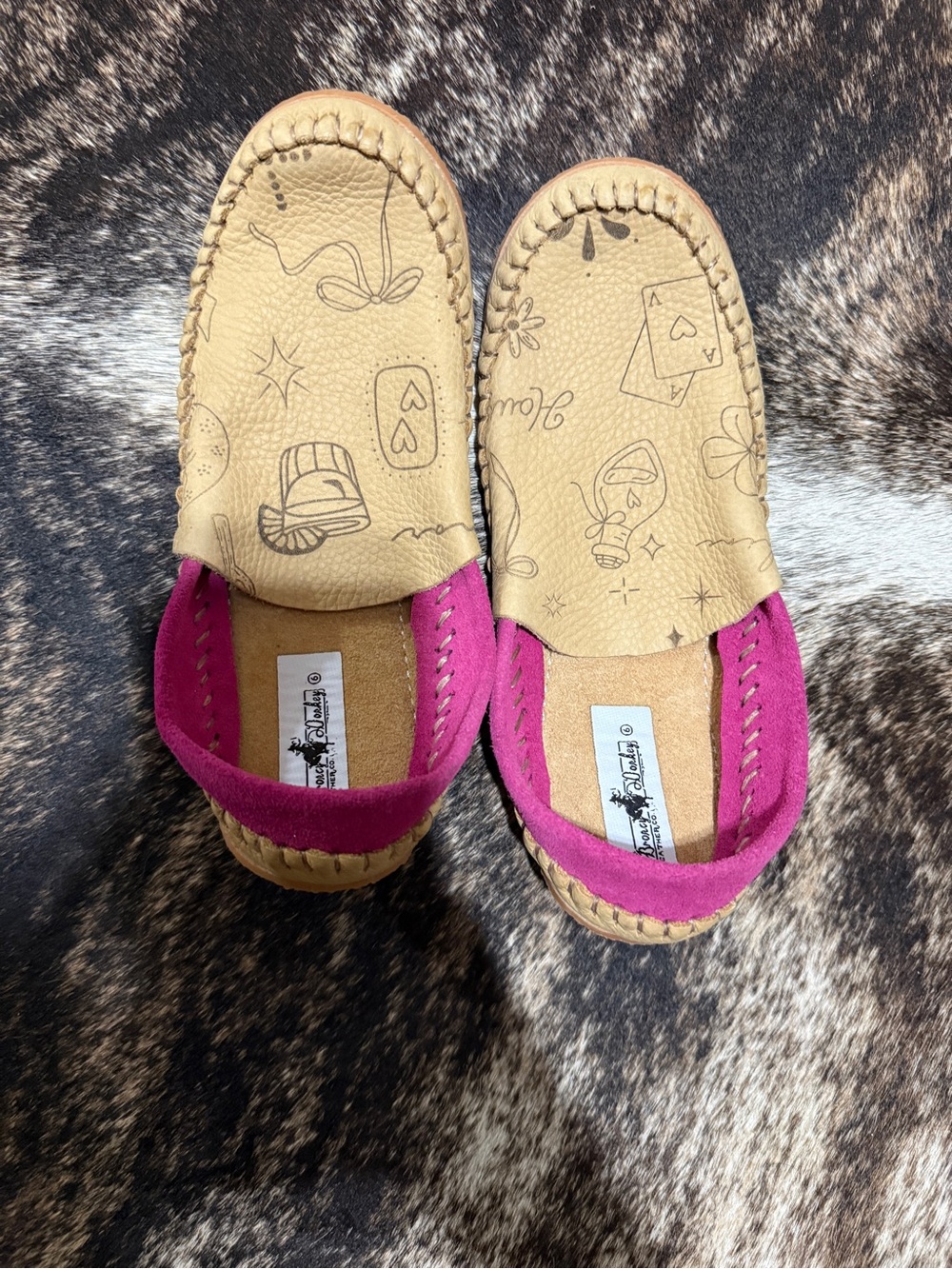 Unbranded Women’s Two-Tone Moccasin Slip-Ons in Pink and Tan
